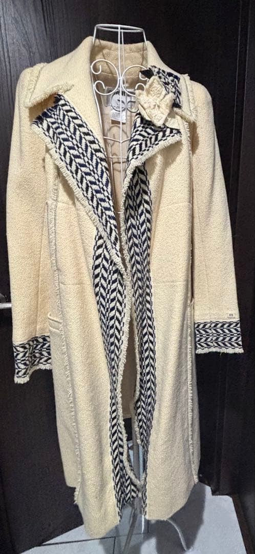 CHANEL テーラードジャケット クリーム サイズ36 — 中古 