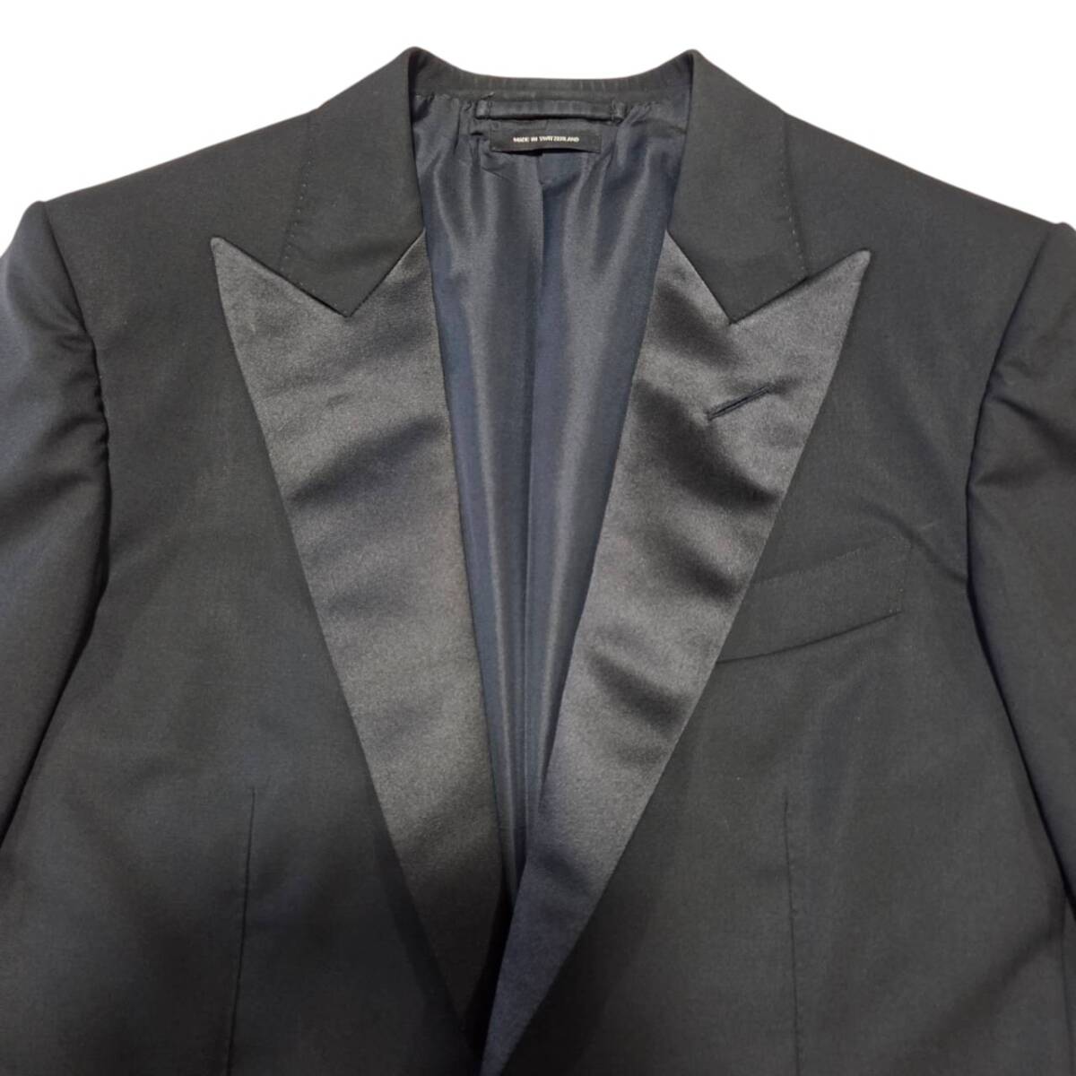 TOM FORD Tuxedo Suit Setup Jacket Blazer  Pants Trousers — Size 44 Men