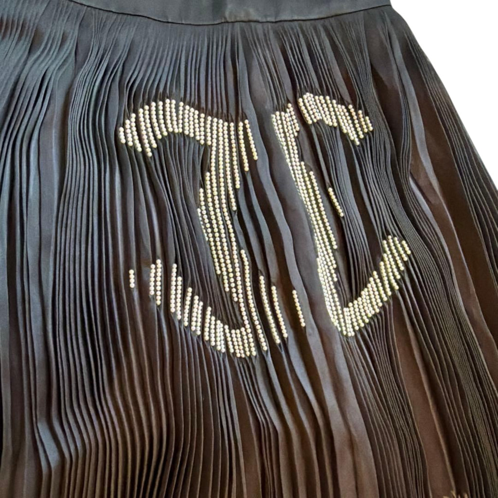 $8000 Unused CHANEL Pleated Skirt with Pearl Detail Size 38