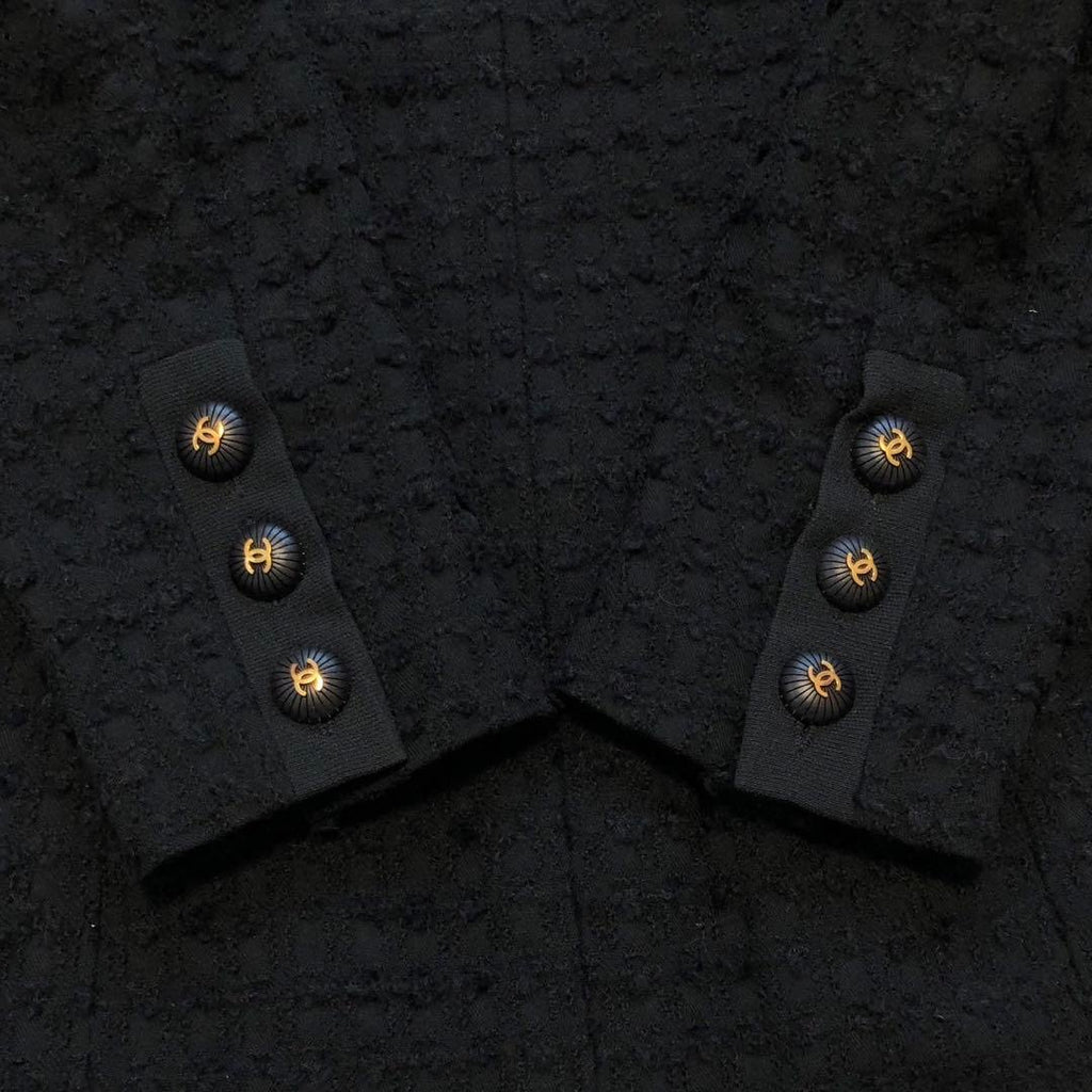 CHANEL 93P Tweed Collarless Jacket — Size 40
