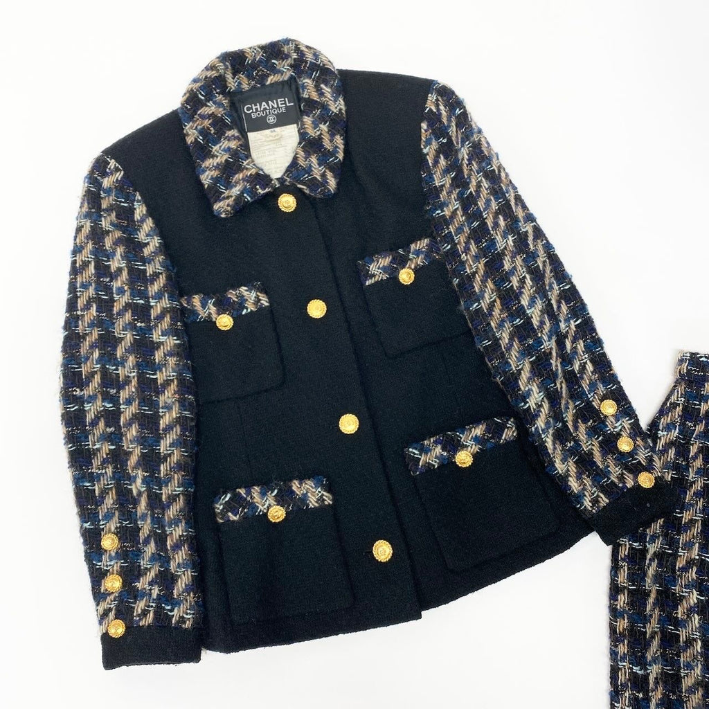 CHANEL Vintage 90s Tweed Setup Suit Coco Mark
