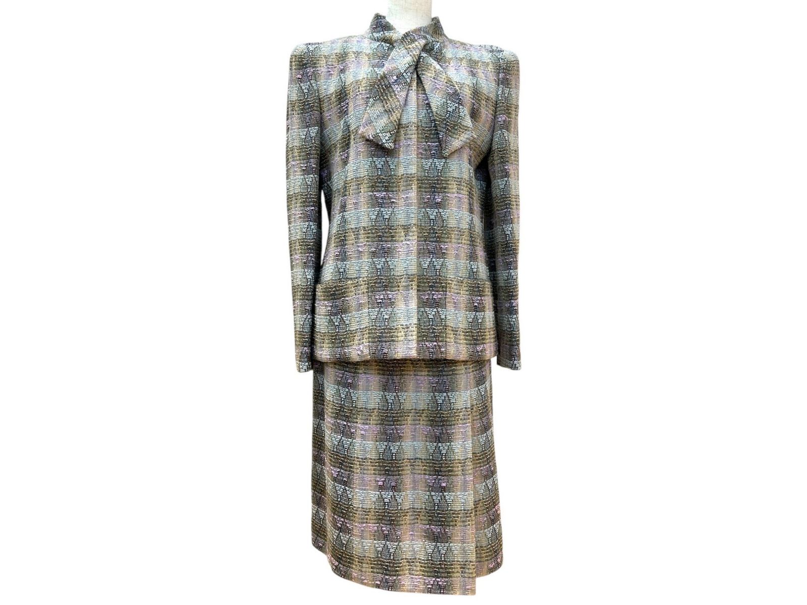 Chanel Boutique Tweed Wool Silk Blend Jacket & Skirt Suit Set Beige Grey Multicolour 38