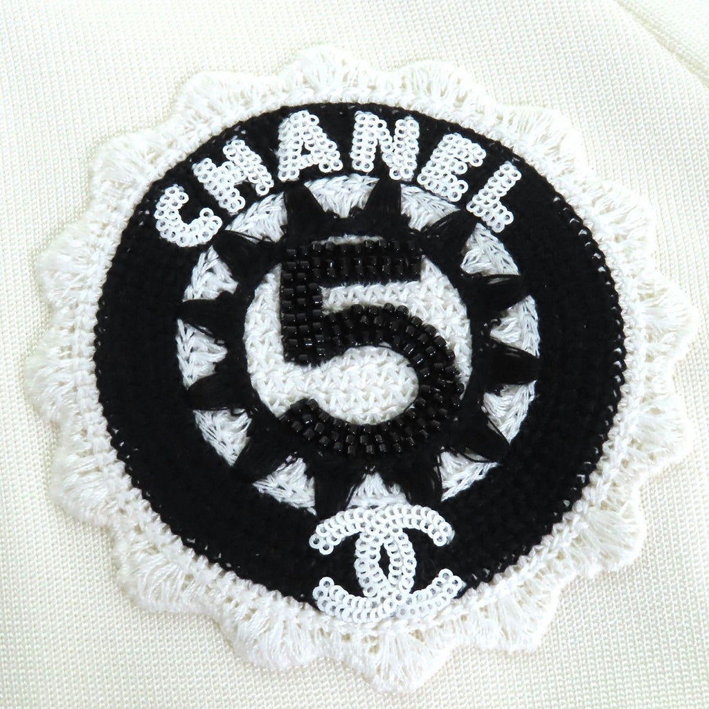 CHANEL 2023 P74166 ココマーク No.5 スパンコール ブルゾン 白黒