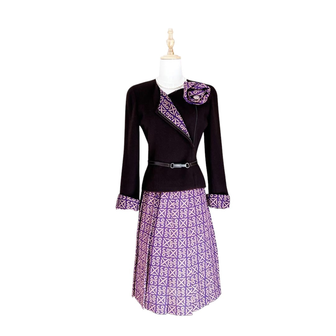 Chanel Tweed Cashmere Suit Set with Belt & Brooch 36