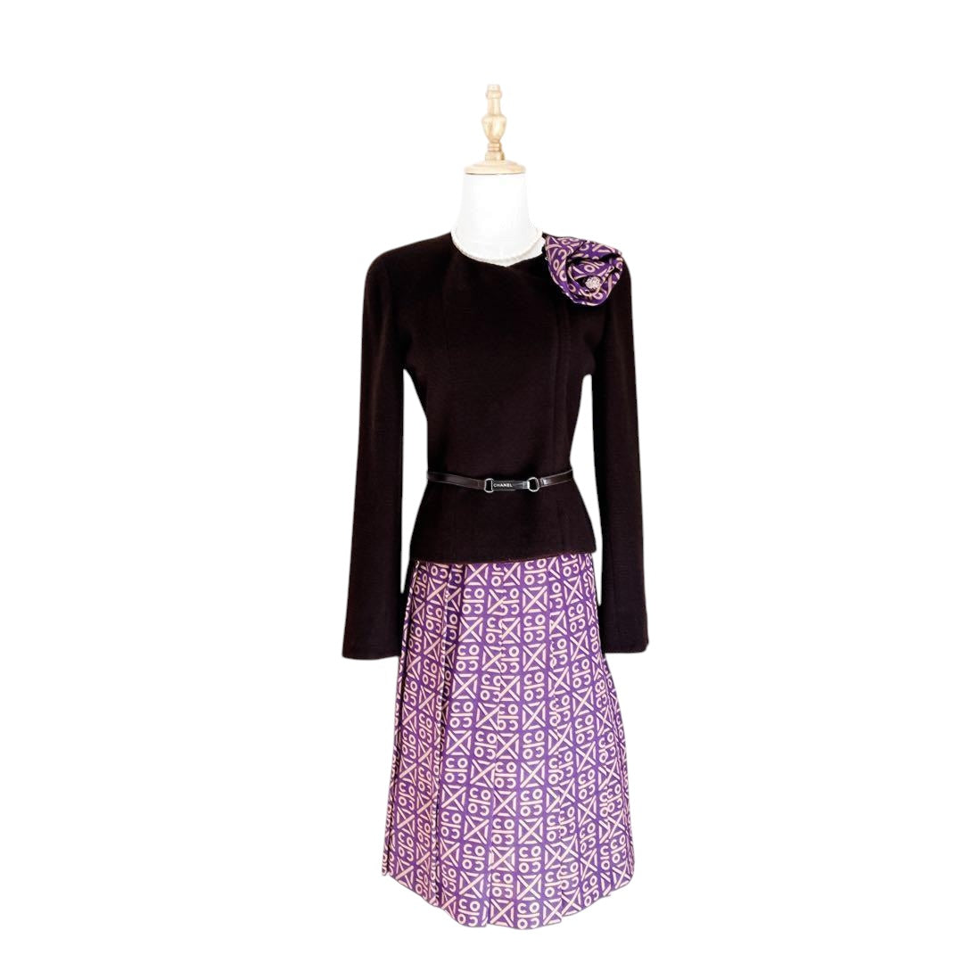 Chanel Tweed Cashmere Suit Set with Belt & Brooch 36