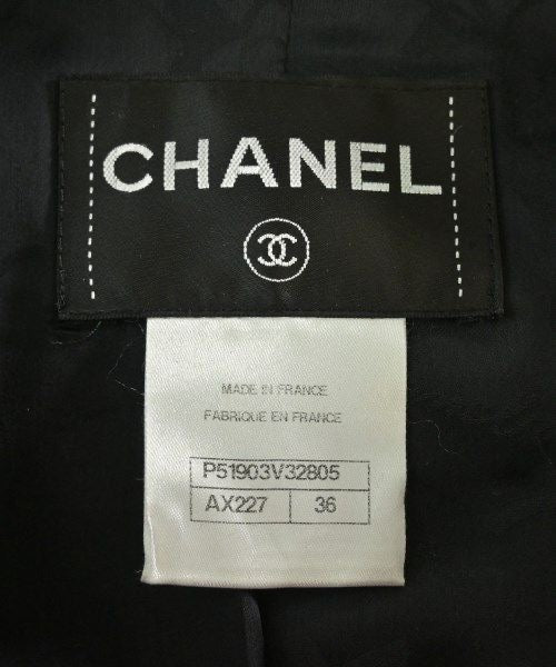 CHANEL No Collar Jacket