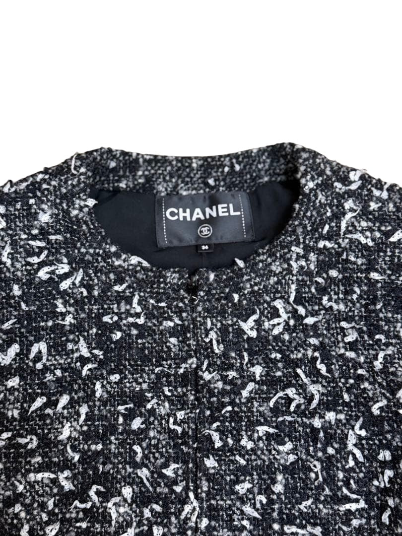 CHANEL Black White Tweed Zip Jacket