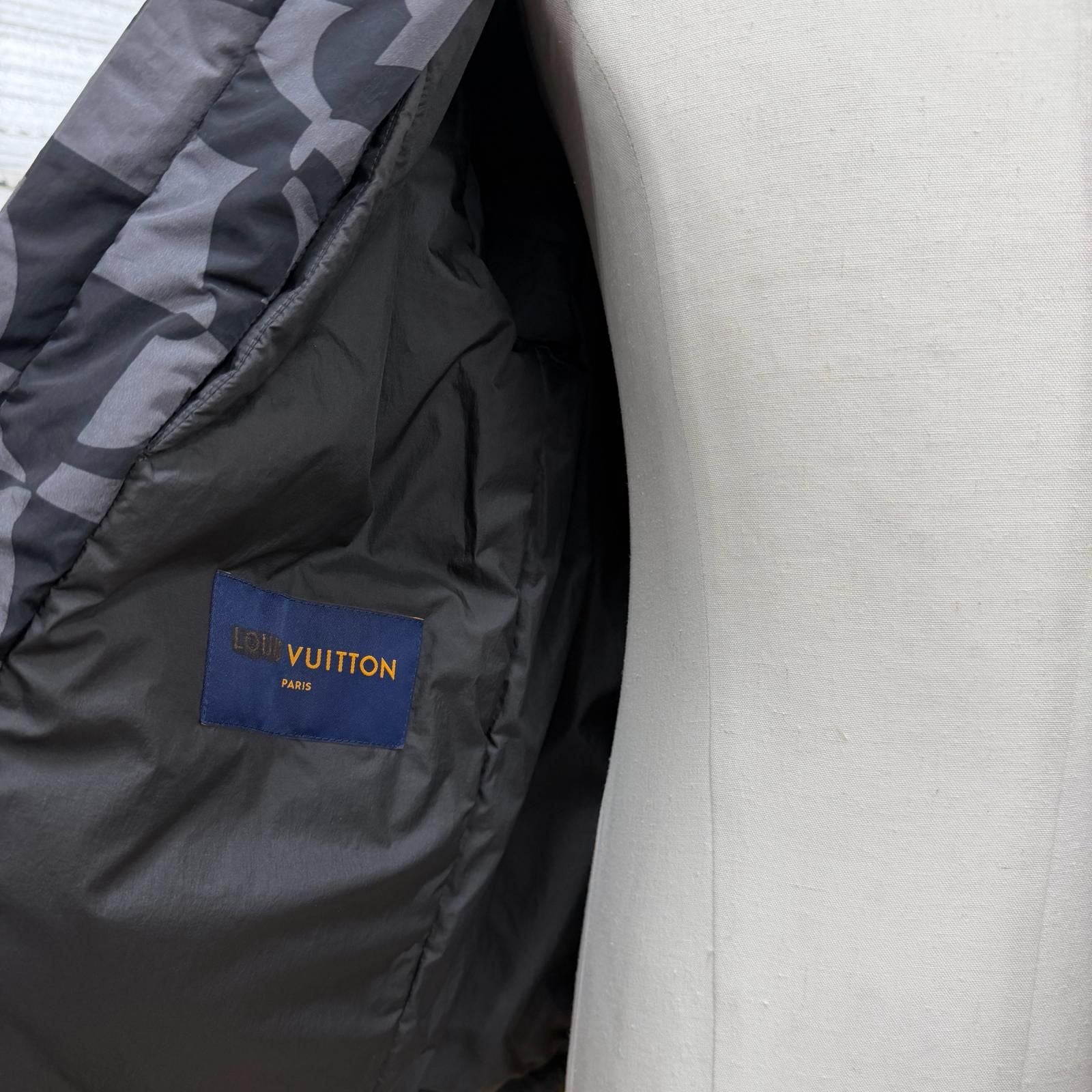 LOUIS VUITTON Monogram Flower Quilted Double Zip Jacket Grey Black — Size 50