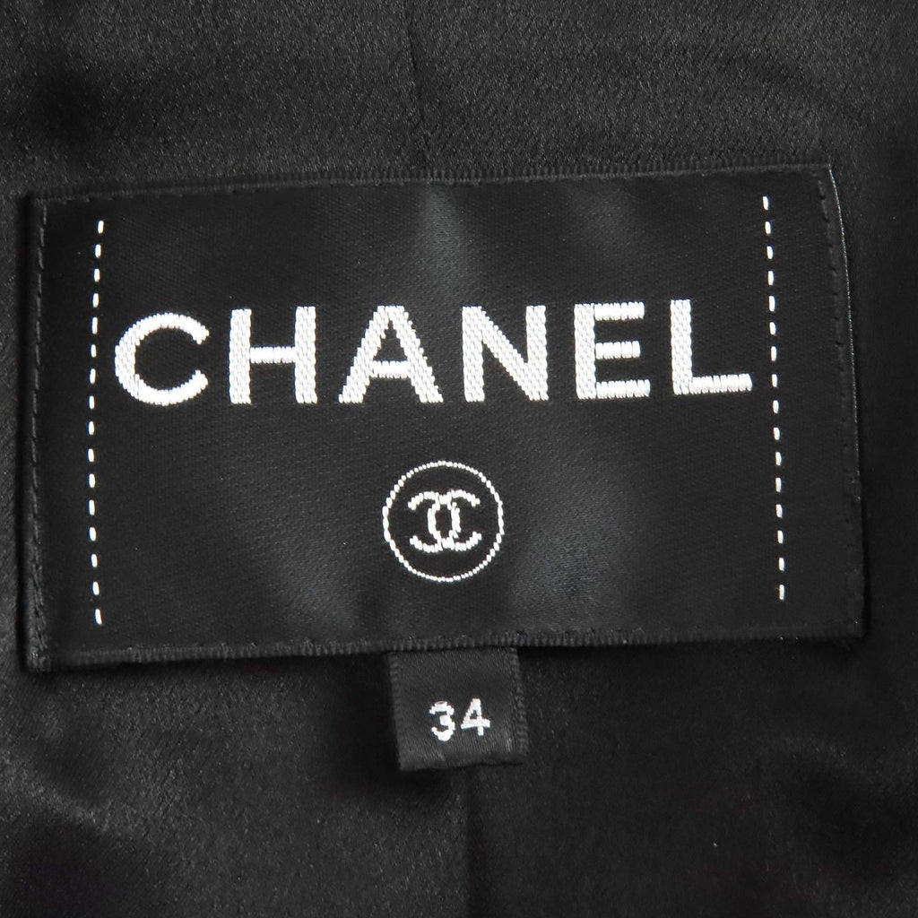 CHANEL 22P Lion CC Button Satin Collar Tweed Jacket Ivory Black — Size 34