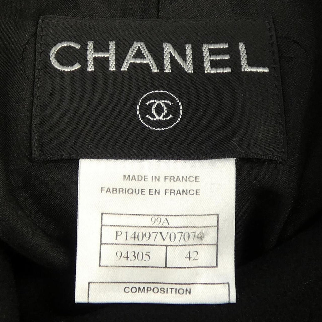 CHANEL 99A P14097V07074 Coat Size 42 Vintage