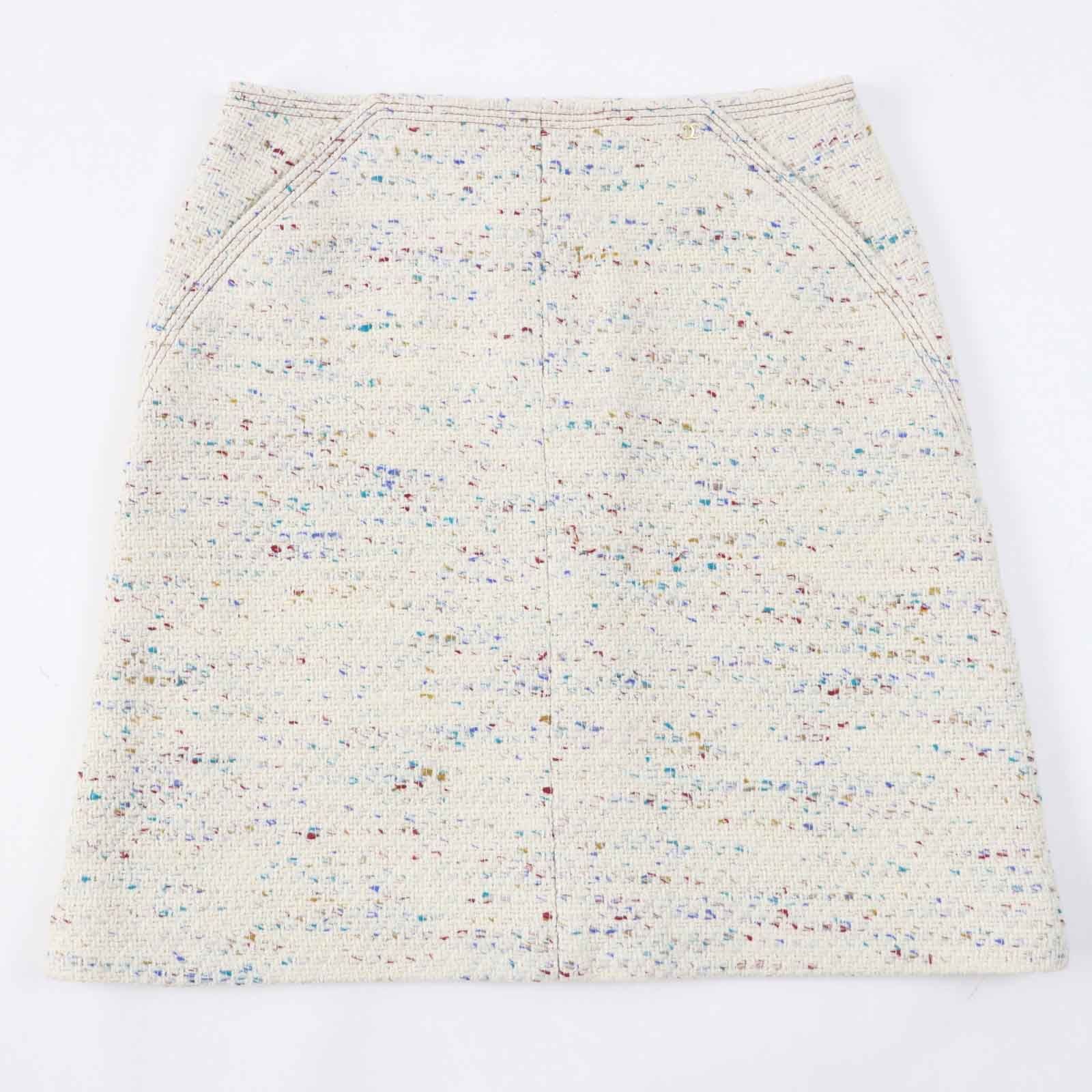 CHANEL Vintage 03C Coco Mark Plate Tweed Trapeze Skirt — Light Beige / Multi Size 46