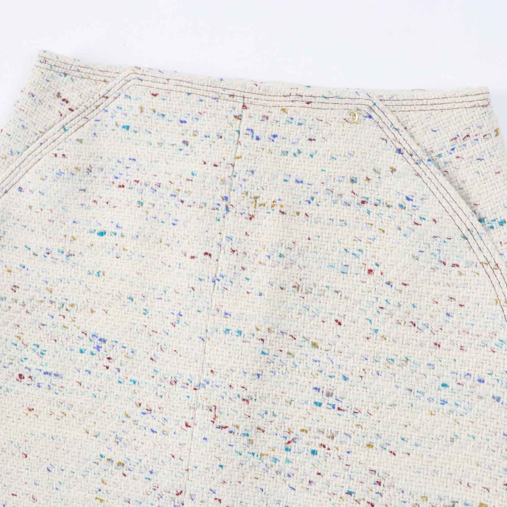 CHANEL Vintage 03C Coco Mark Plate Tweed Trapeze Skirt — Light Beige / Multi Size 46