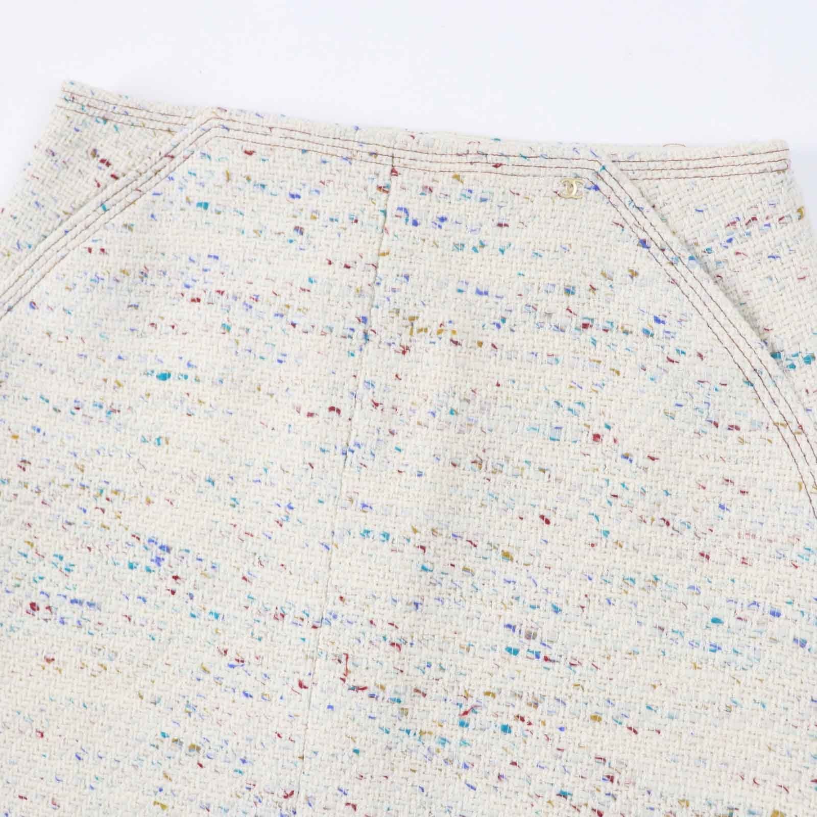 CHANEL Vintage 03C Coco Mark Plate Tweed Trapeze Skirt — Light Beige / Multi Size 46