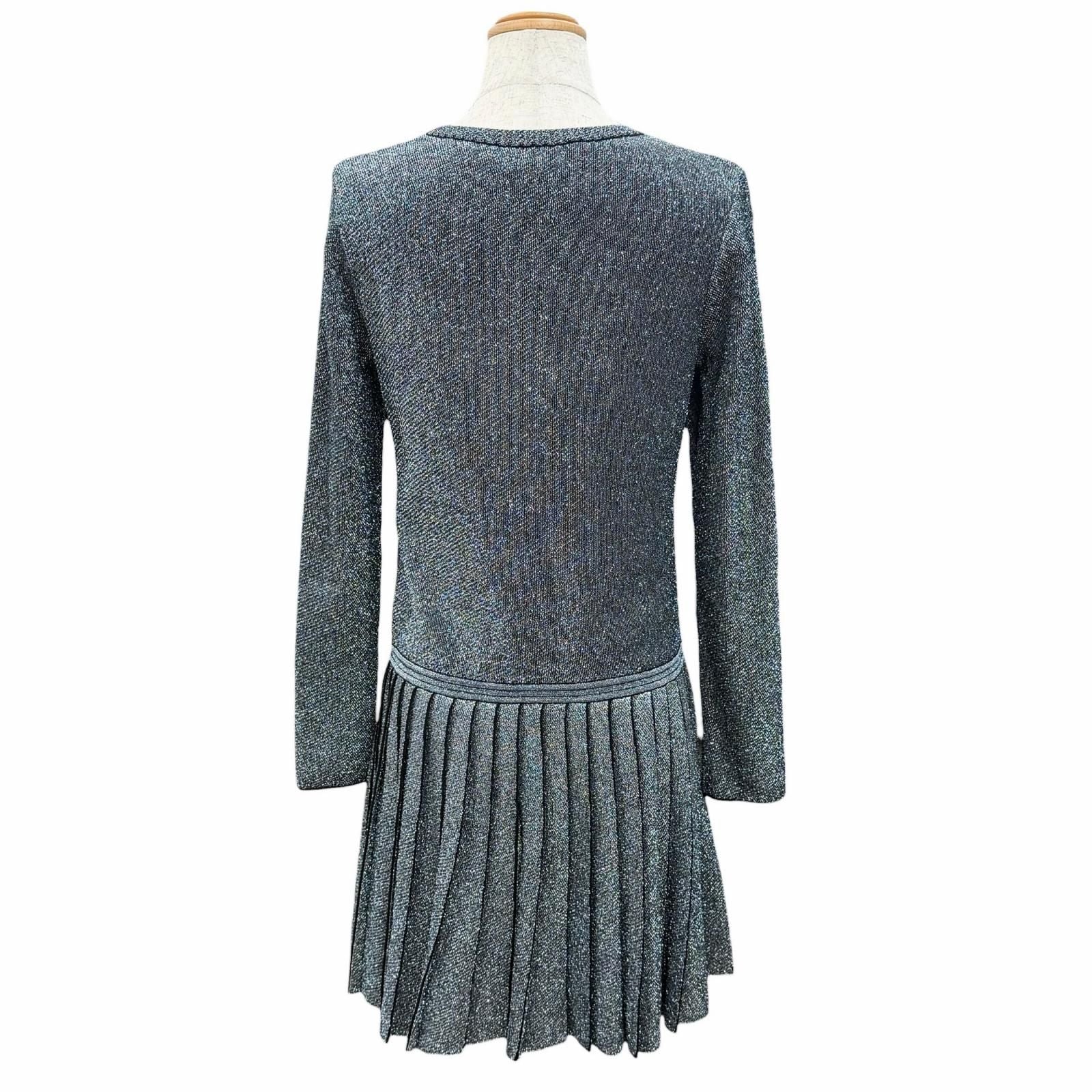 Chanel CC Button Hem Pleat Crew Neck Long Sleeve Knit Dress Lamé Silver Size 38 Like New