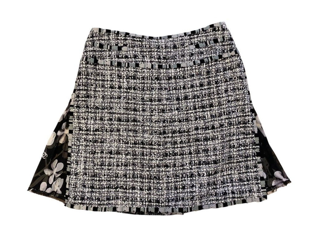 CHANEL 2004 Spring Tweed Setup  Suit Jacket & Skirt Coco Mark Button FR42