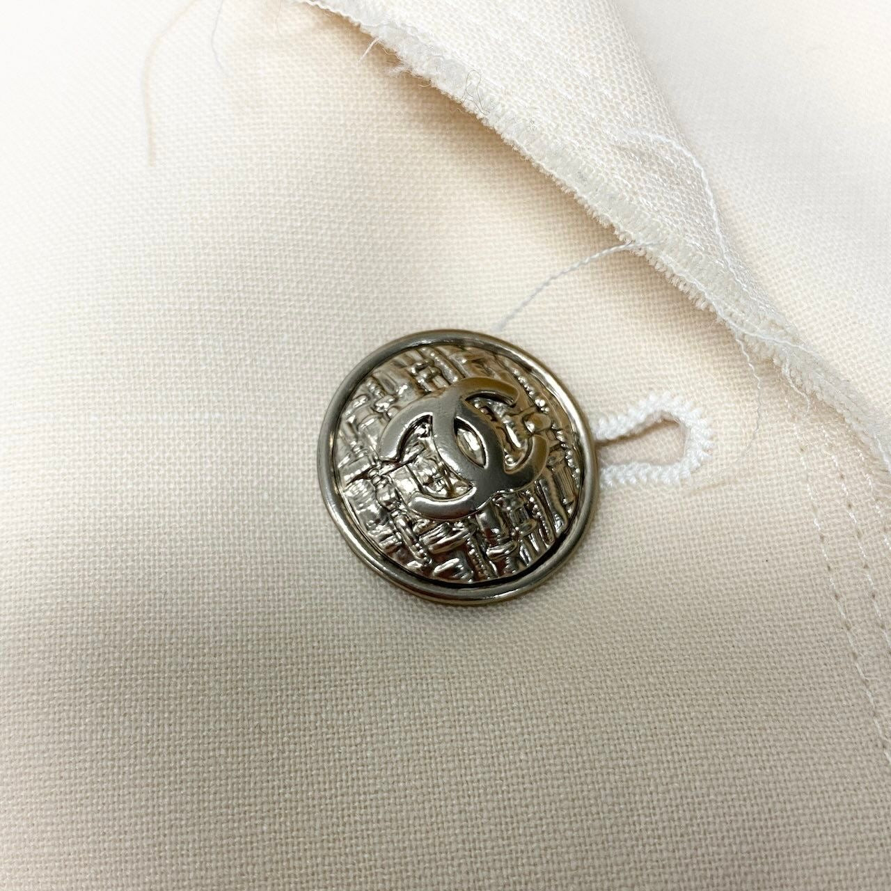 CHANEL 2007 07P Safari Jacket 4-Pocket Coco Mark Size 36 Ivory Made in France P30968V20717