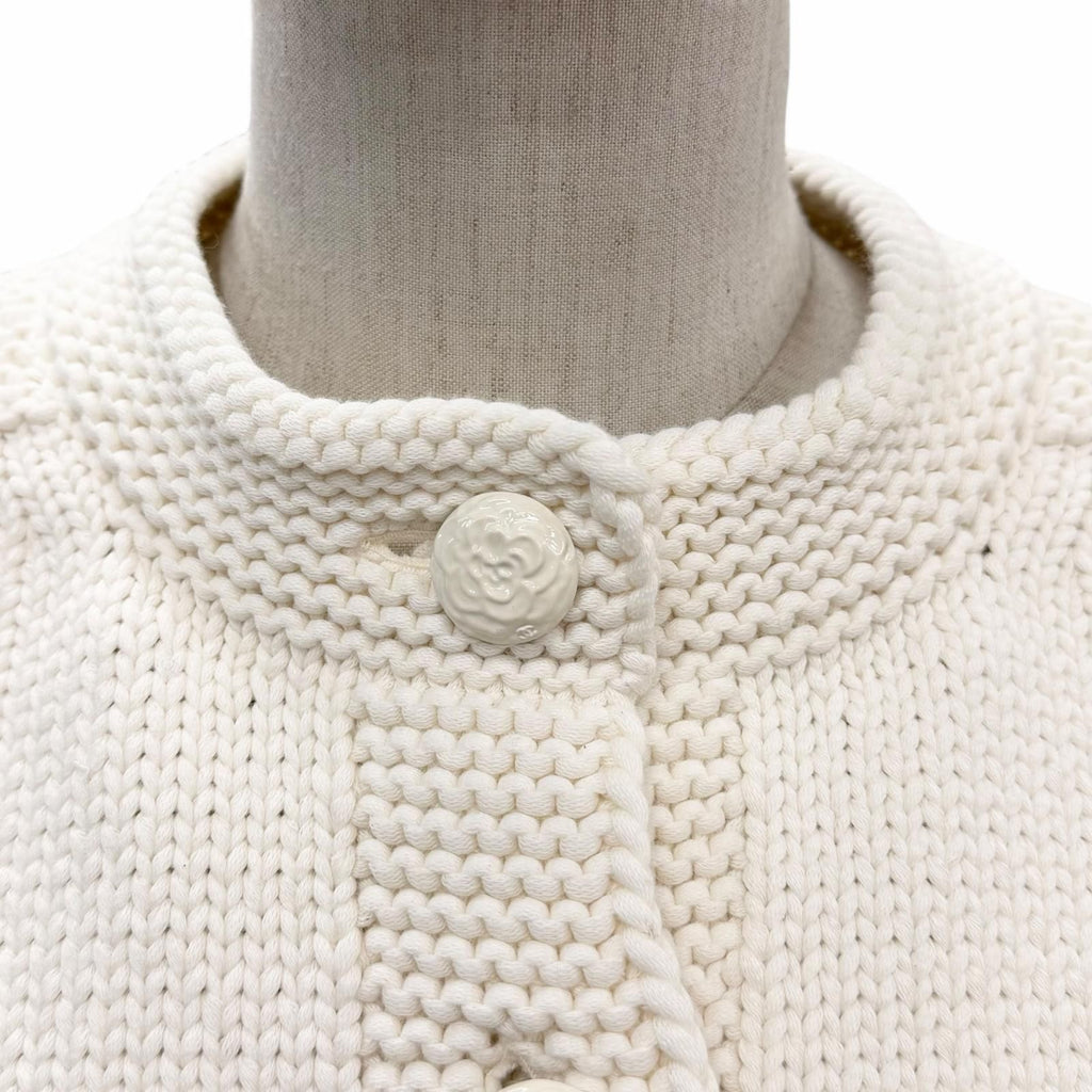 CHANEL 2025 コットン CCロゴ ボタン クロップドジャケット ブルゾン オフホワイト P79983 サイズ36