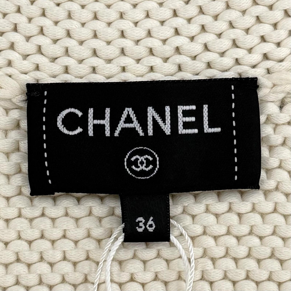 CHANEL 2025 コットン CCロゴ ボタン クロップドジャケット ブルゾン オフホワイト P79983 サイズ36