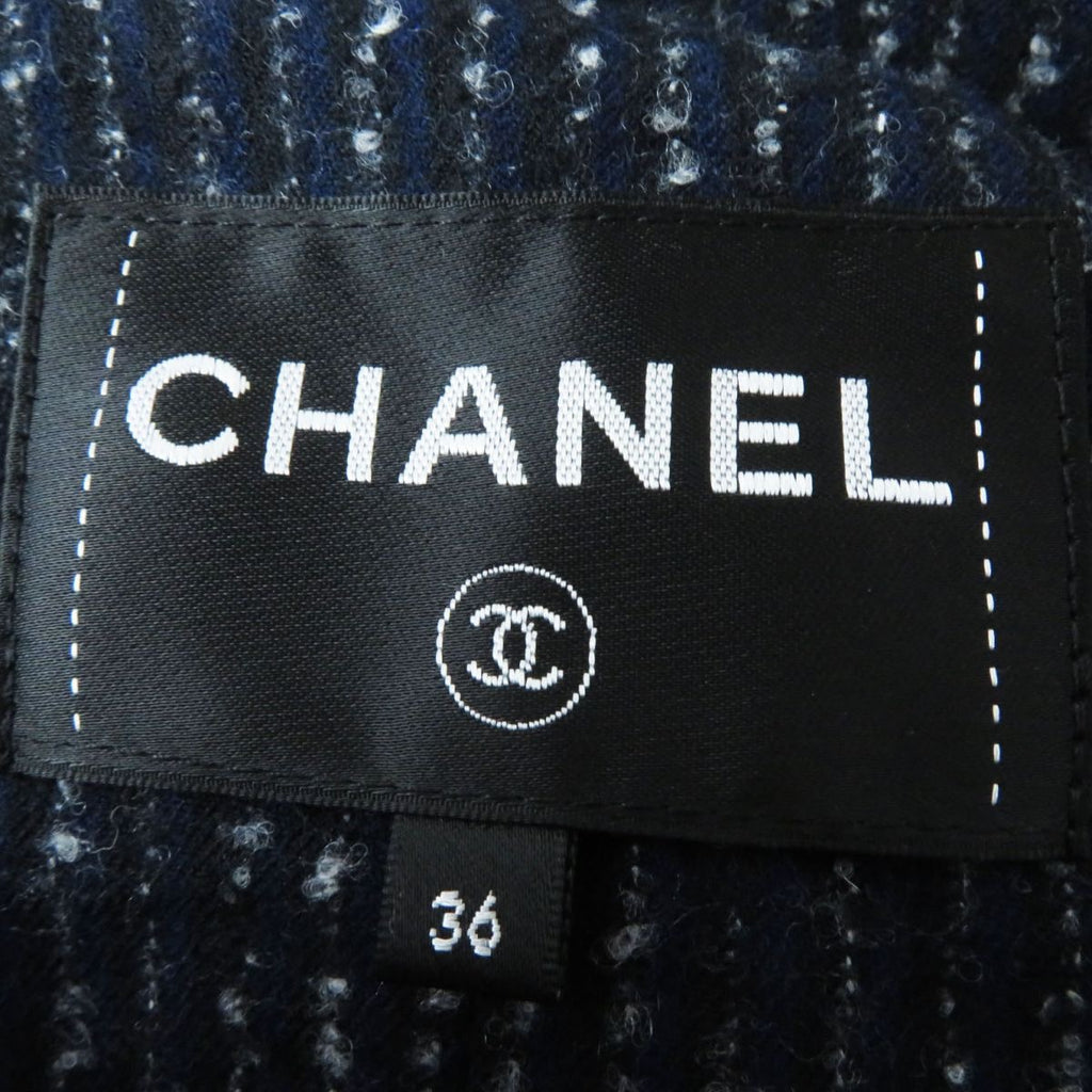 CHANEL Métiers d'Art 2021-22 Tweed Long Coat Coco Button Navy P73110 Size 36 Runway