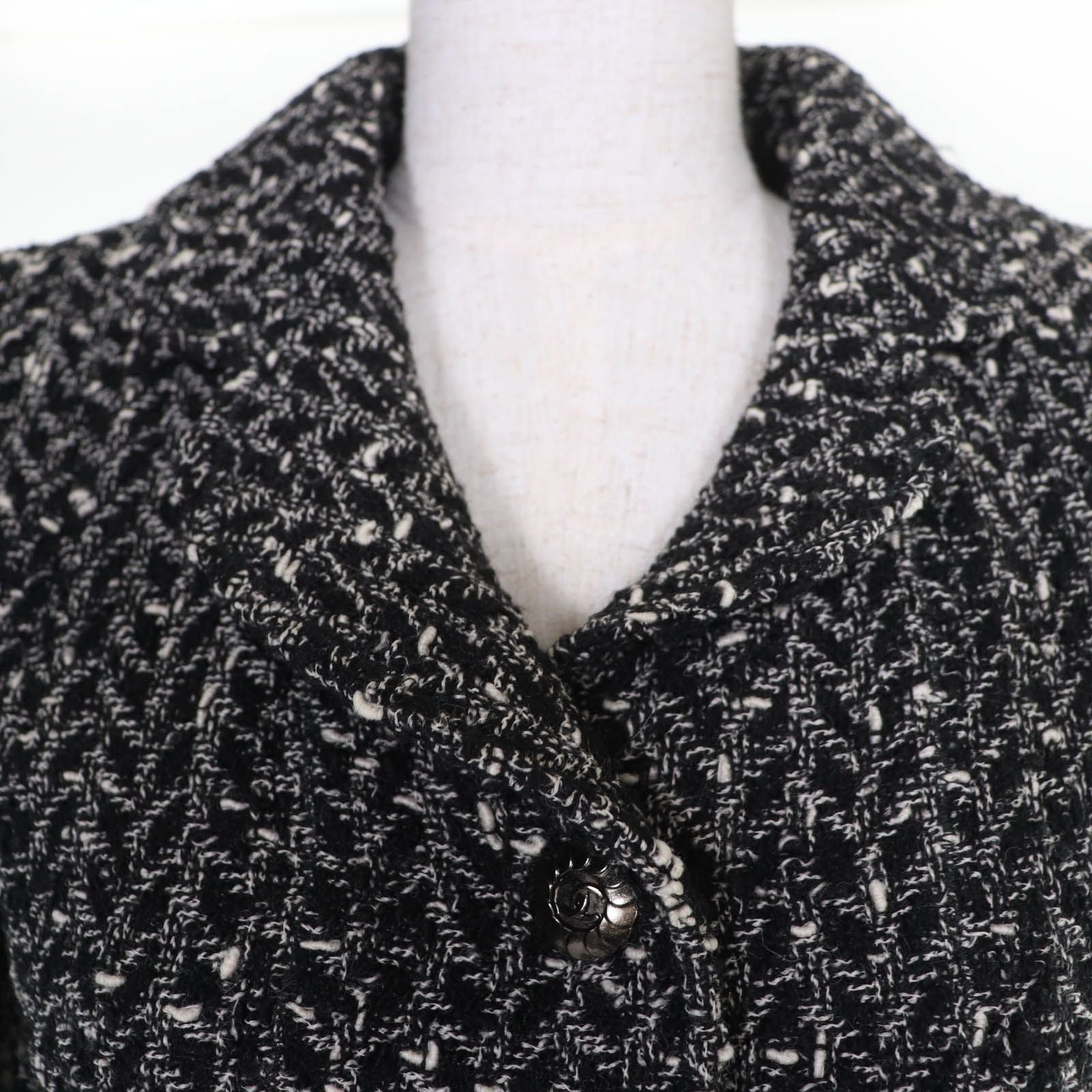 Vintage CHANEL 97A P09701V05906 Coco Button Tweed Jacket & Skirt Setup Size 38 Black White Made in France