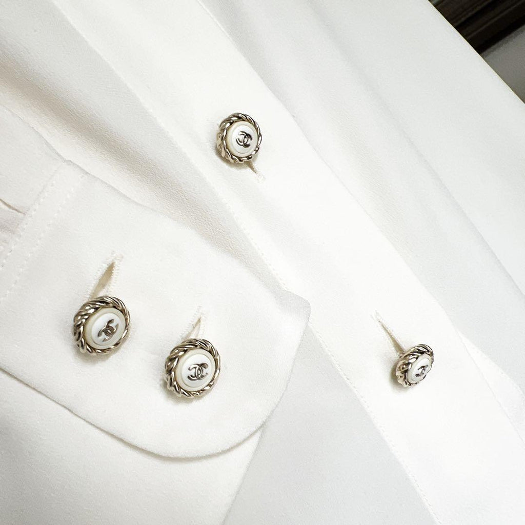 CHANEL Silk Shirt Jacket Size 40 Chain CC Logo
