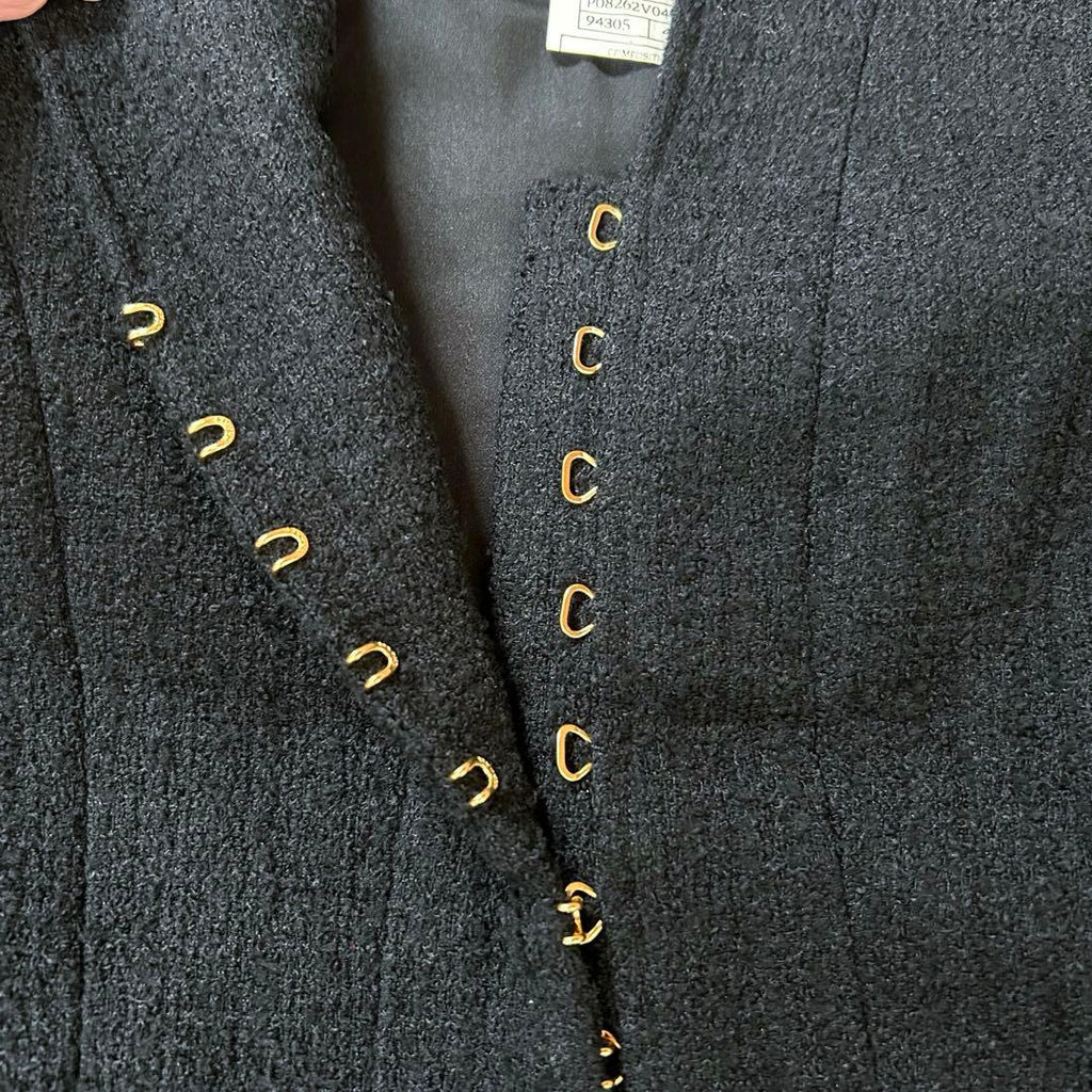 CHANEL Tweed Collarless Jacket Size 40