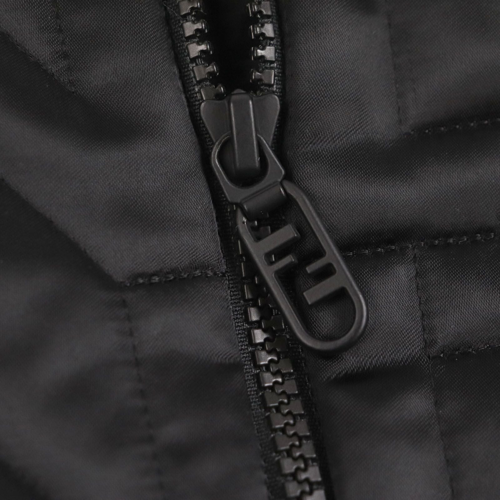 FENDI x MARC JACOBS 2022 FAN104 ナイロン ロゴ キルティング ジップアップ ボンバージャケット ブラック XSサイズ - 未使用に近い