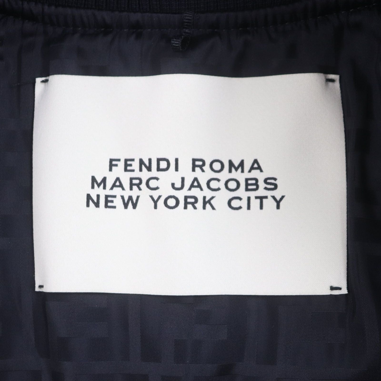 FENDI x MARC JACOBS 2022 FAN104 ナイロン ロゴ キルティング ジップアップ ボンバージャケット ブラック XSサイズ - 未使用に近い