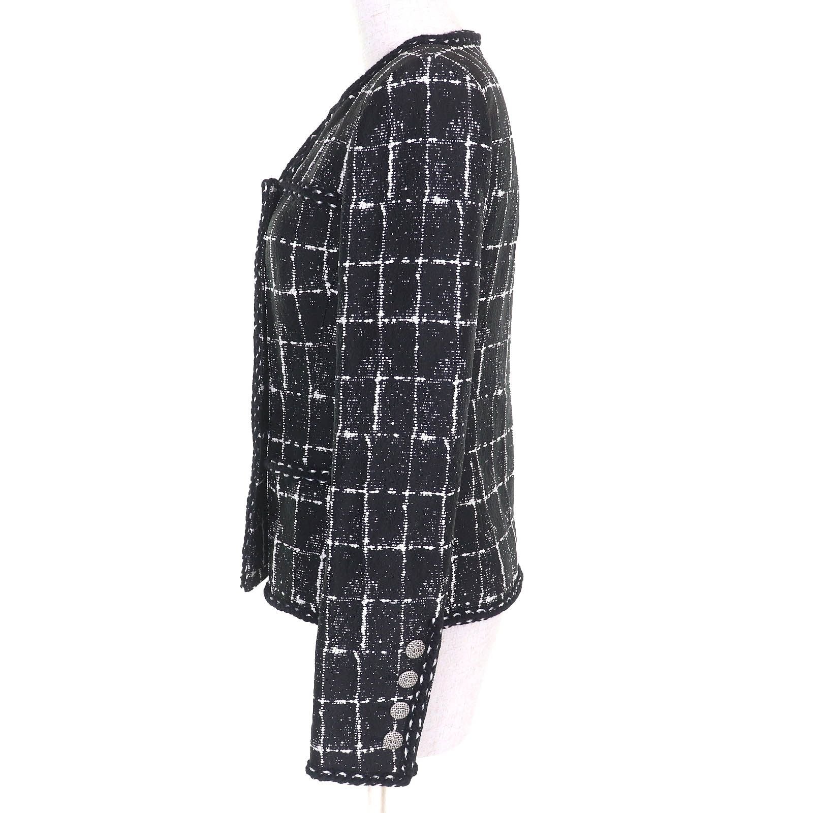 CHANEL P47857 Silk Blend CC Button Tweed Collarless Jacket Black White Size 36