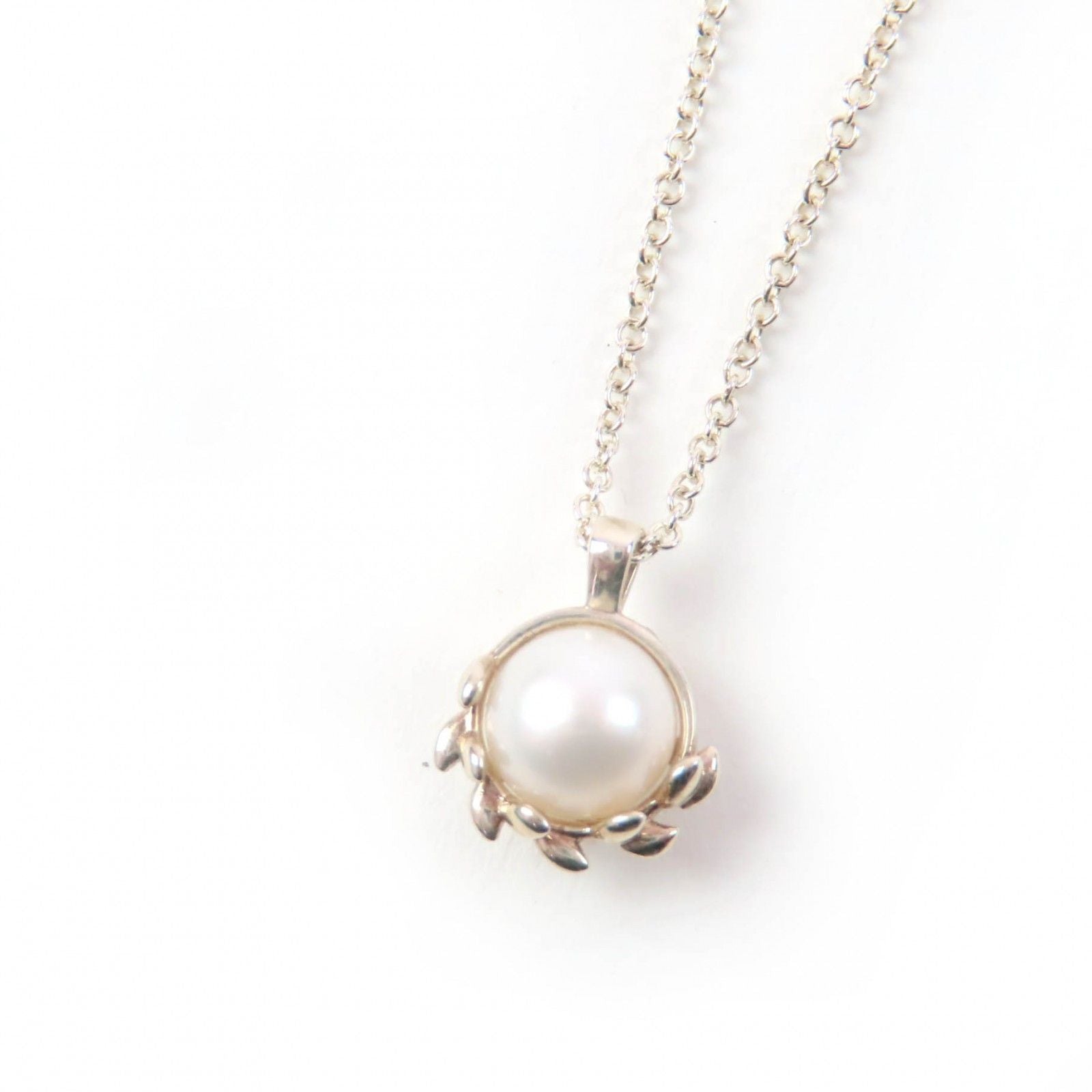 TIFFANY & Co. Paloma Picasso Olive Leaf Pendant Necklace AG925 Silver Pearl
