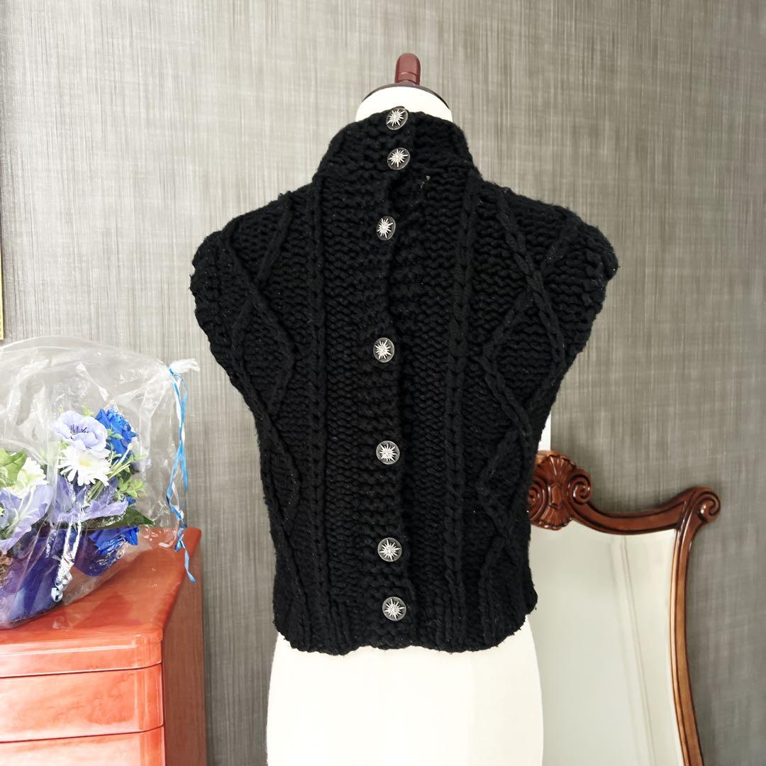 CHANEL Ribbon Knit Vest Gilet Brooch Sweater Runway Item