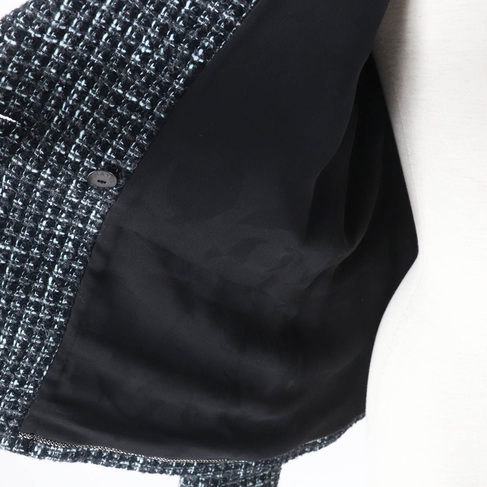 CHANEL 22B Pre-Collection Look 47 Tweed Tailored Jacket CC Buttons Black Turquoise Size 38