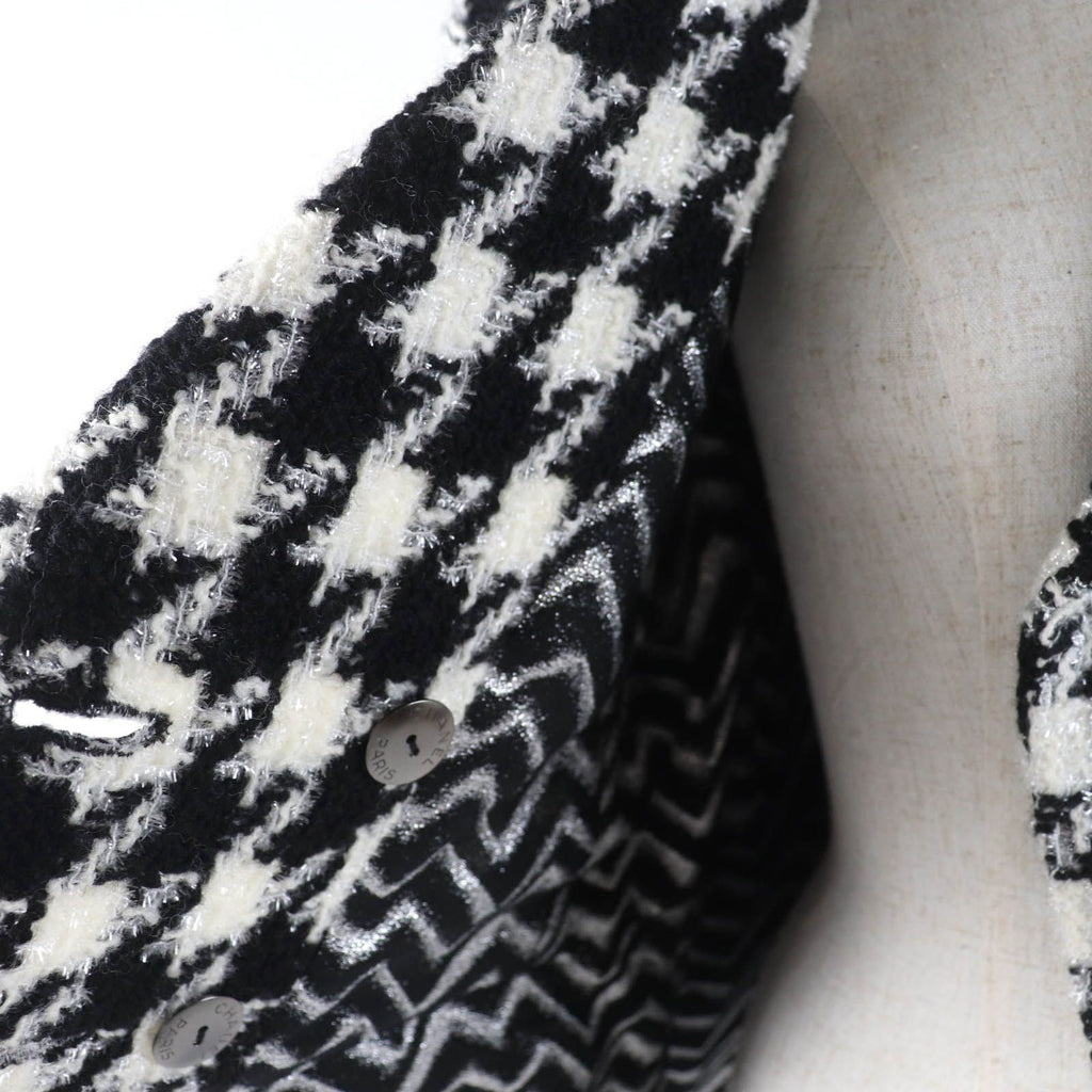 CHANEL Wool Houndstooth Tweed Jacket CC Buttons Black White Size 36