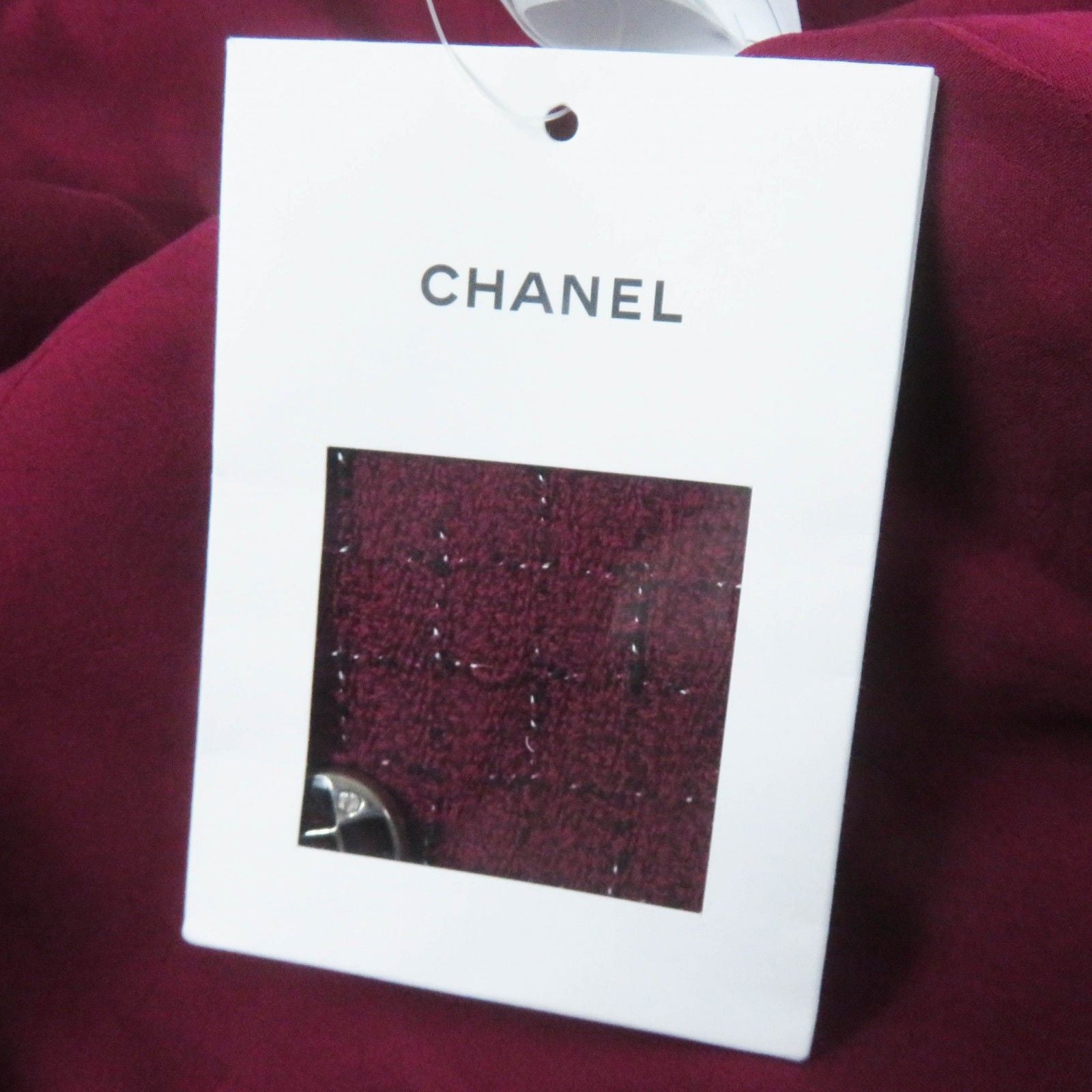 CHANEL 22A P73183 CC Button Collarless Tweed Jacket Burgundy Black White Size 34