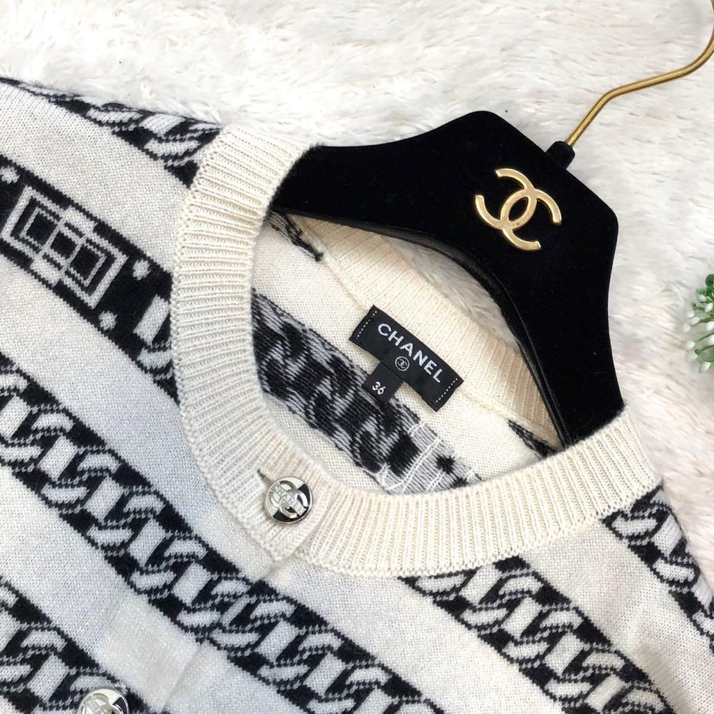 CHANEL 2.55 100% Cashmere Chain Coco Button Cardigan Size 36