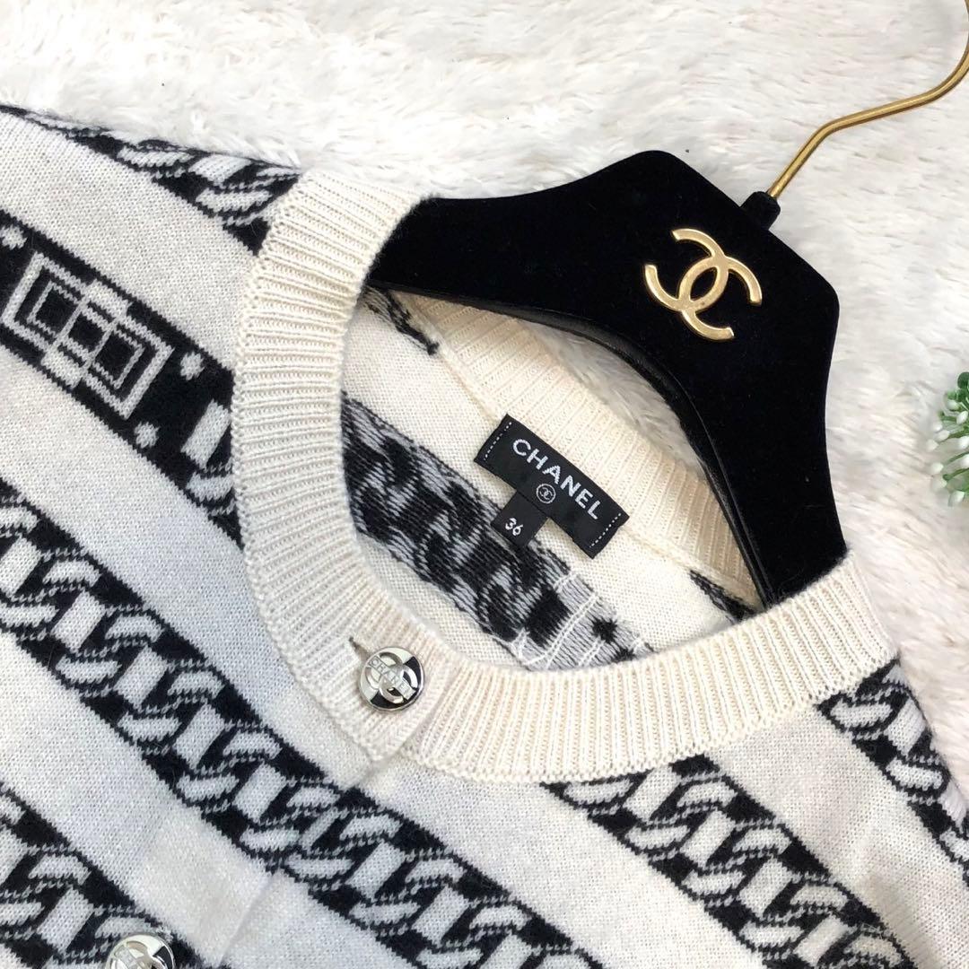 CHANEL 2.55 100% Cashmere Chain Coco Button Cardigan Size 36