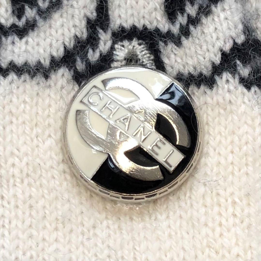 CHANEL 2.55 100% Cashmere Chain Coco Button Cardigan Size 36