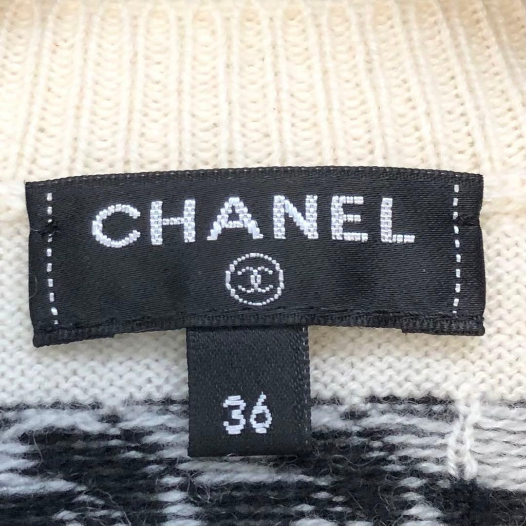 CHANEL 2.55 100% Cashmere Chain Coco Button Cardigan Size 36