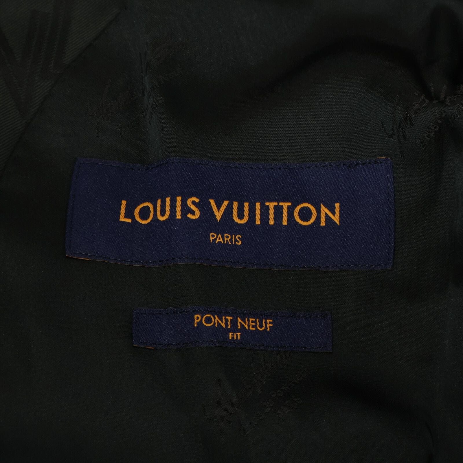 Louis Vuitton 2023 Logo All-Over Wool 2-Button Single Breasted Setup Jacket 46 / Trousers 38