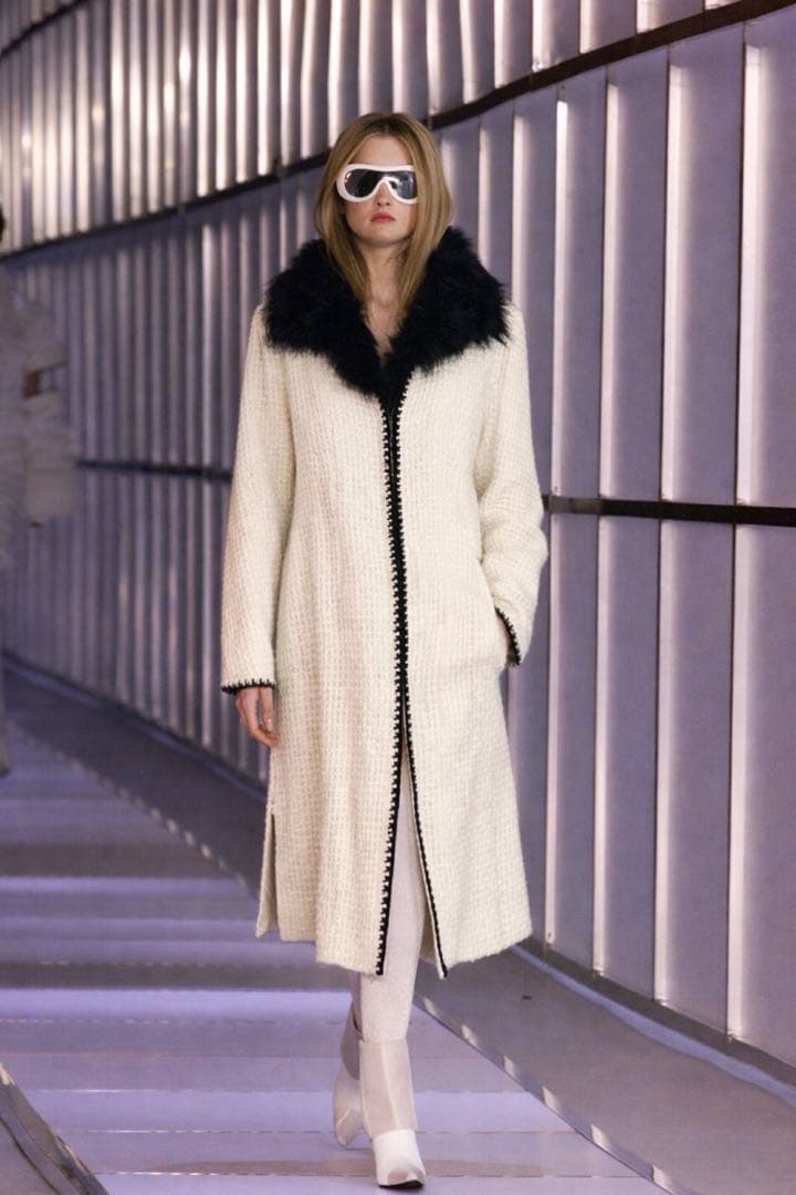 CHANEL Tweed Long Coat Bicolour Fur Collar Size 40