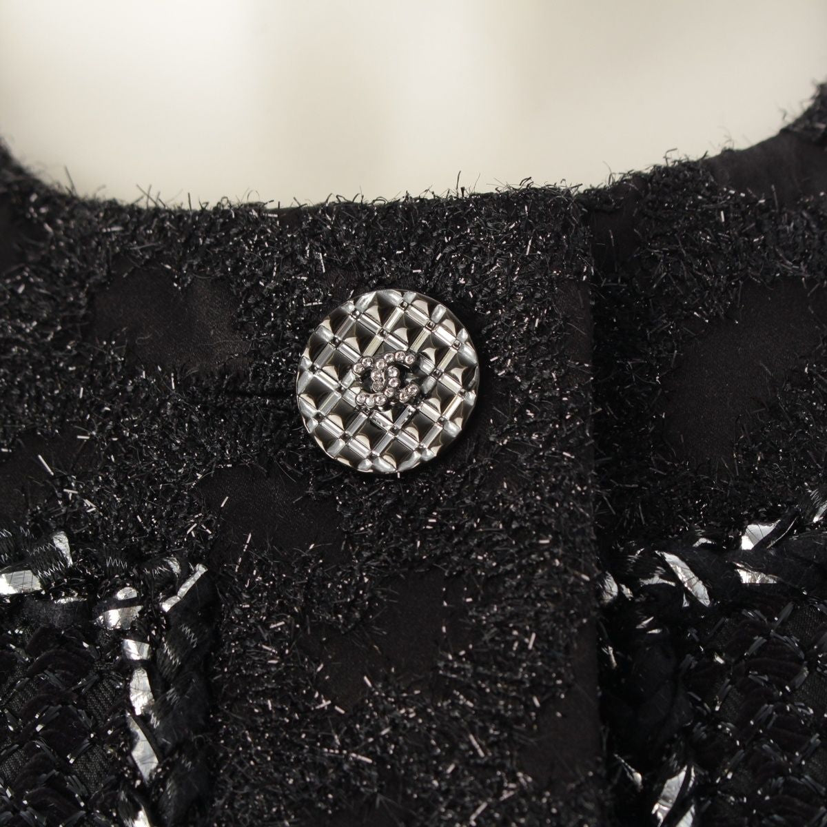 CHANEL 22AW P73114 Tweed Coco Button No-Collar Jacket Coat Black Size 36