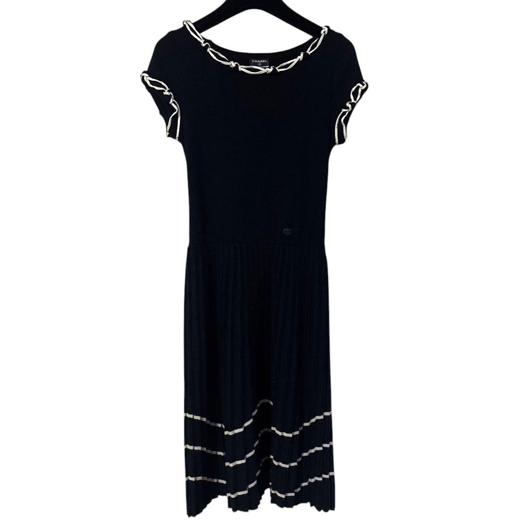 CHANEL Short Sleeve Knit Dress — Black, Size 36