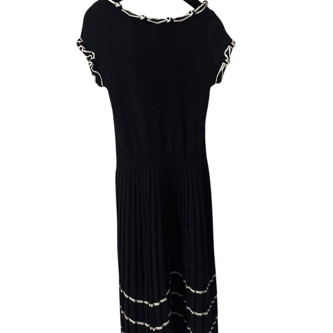 CHANEL Short Sleeve Knit Dress — Black, Size 36