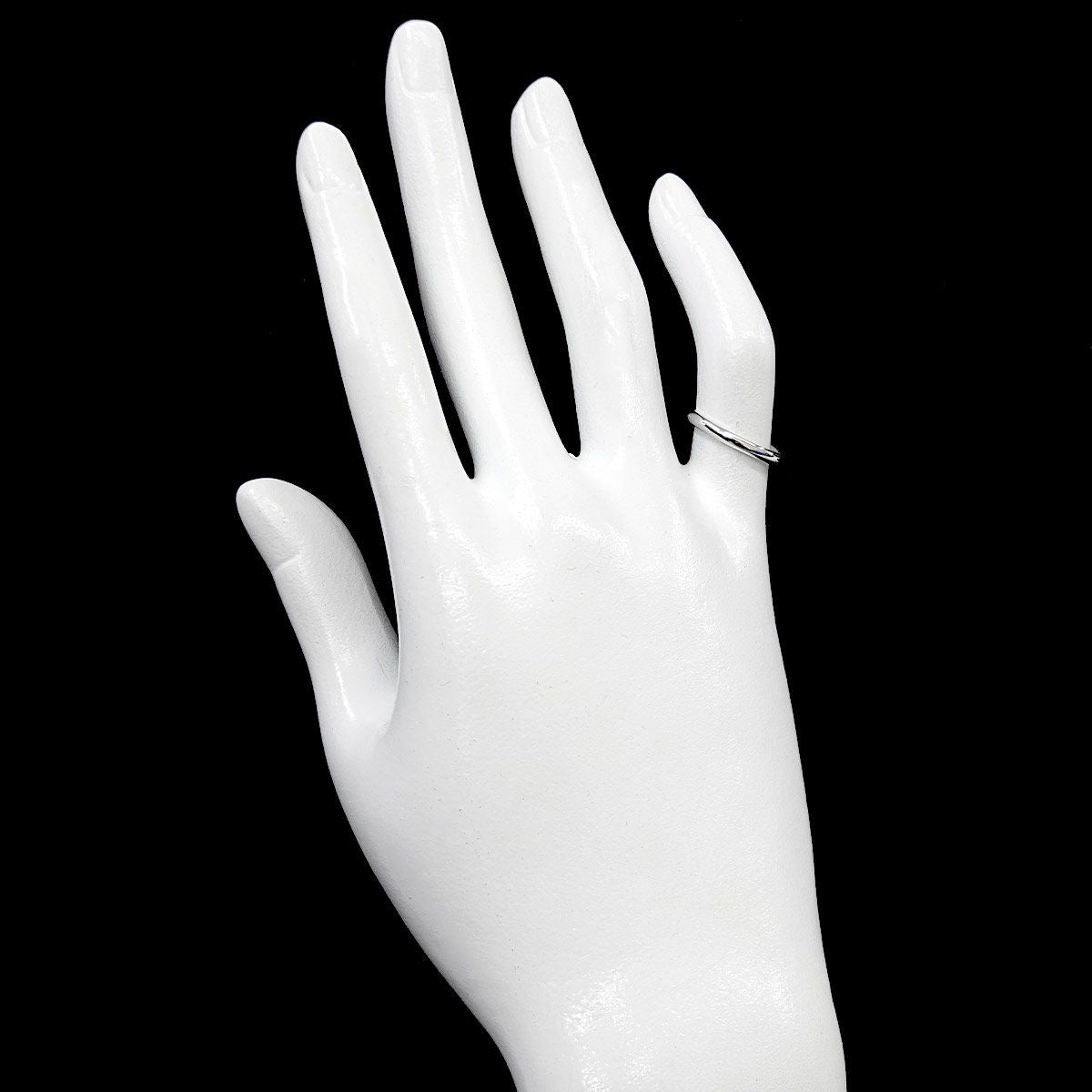 Van Cleef & Arpels Tendrement Ring / Platinum #48