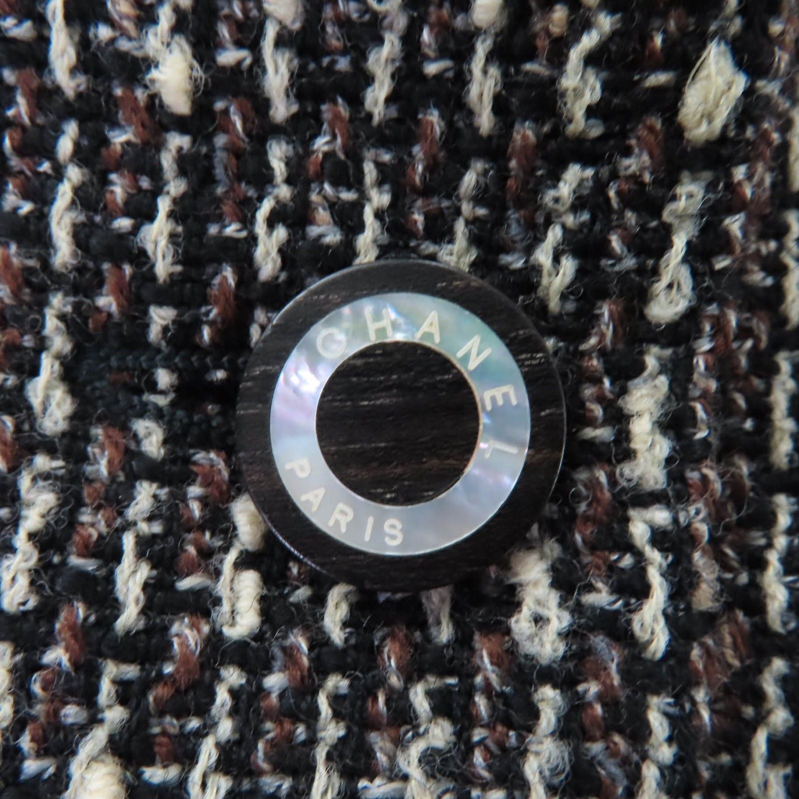 CHANEL Vintage 03A Wool Wood Shell Logo Button Tweed Jacket Brown Size 34